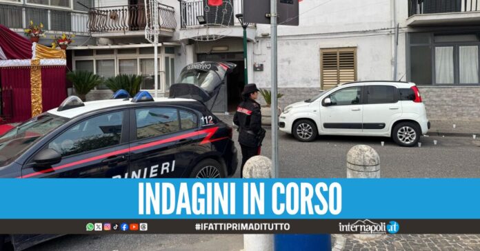 Terrore a Napoli, spari in strada: colpita anche un’auto