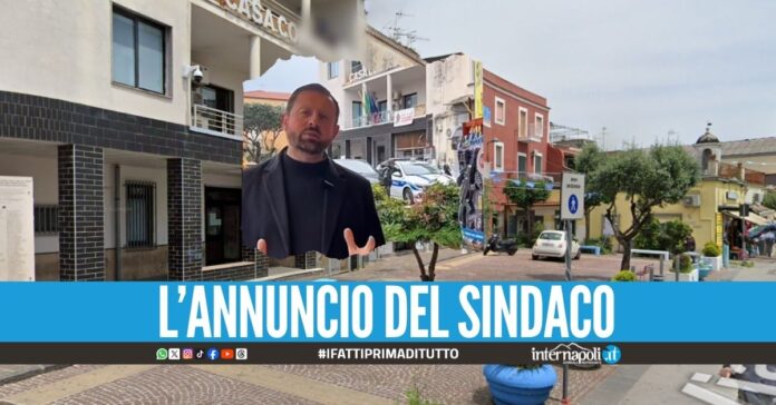 Tenta di nascondersi nell'edicola, pusher preso in piazza a Mugnano