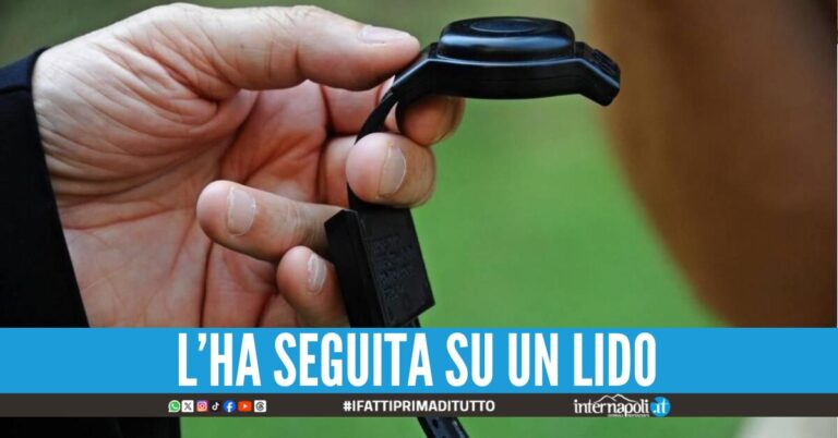 Donna salvata dal braccialetto anti-stalking a Pozzuoli in manette l'ex