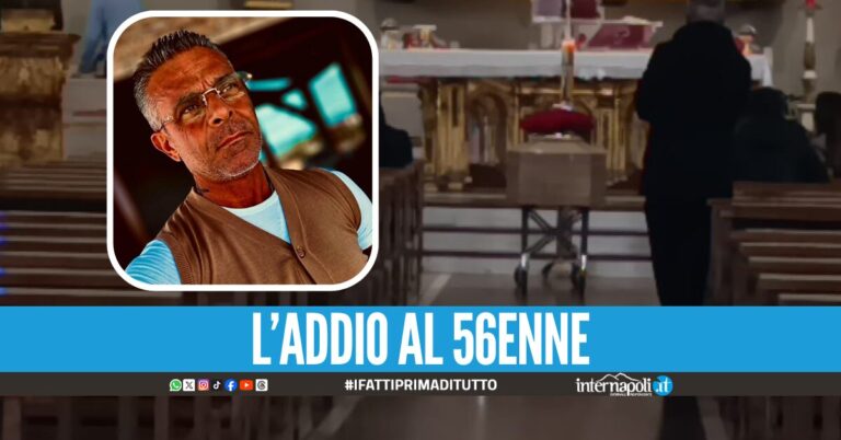 È il giorno dell'addio a Milko Gargiulo, la salma è arrivata in chiesa