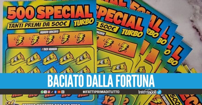 Festa a Villaricca, gratta un biglietto da 5 euro e vince mezzo milione
