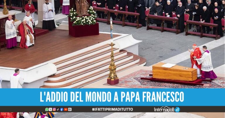 Ha costruito ponti e non muri l'omelia del cardinale Re ai funerali di Papa Francesco