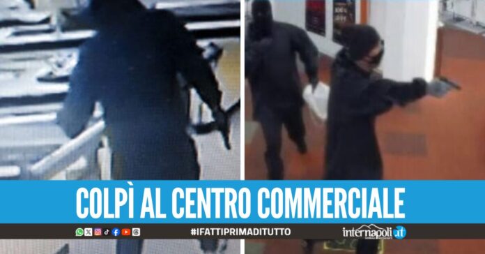 Pistola in faccia alla commessa per avere l'incasso, in manette rapinatore a Frattamaggiore