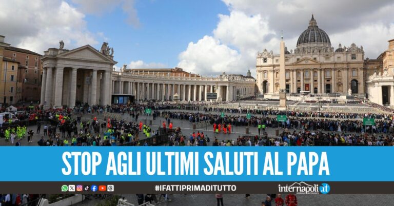 Chiusi gli accessi per i fedeli in piazza San Pietro, tutto pronto per la chiusura della bara di Papa Francesco
