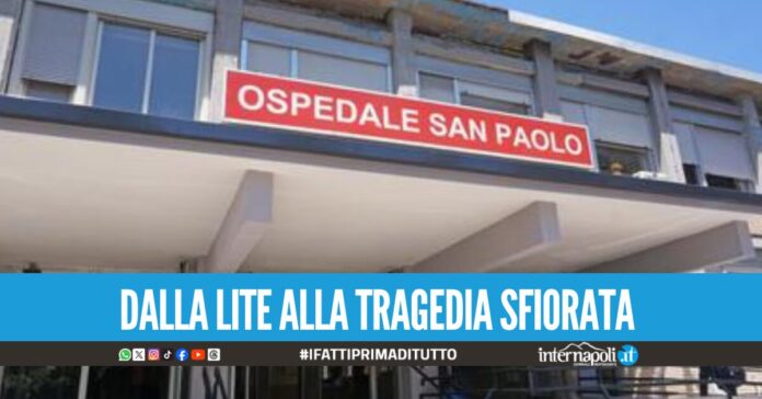 Lite per il parcheggio a Pianura finisce a martellate, 34enne trasportato d'urgenza in ospedale