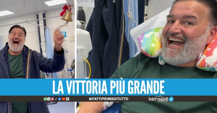 Peppe Di Napoli suona la campanellina, emozione per l'ultima chemio: Ce l'ho fatta