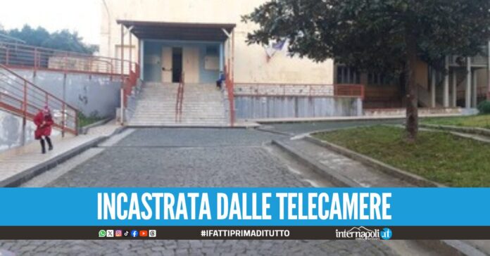 Bimbi maltrattati alla Ranucci di Marano, maestra sospesa per un anno