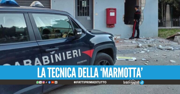 Boato nella notte in Campania, bomba nel bancomat e fuga col bottino