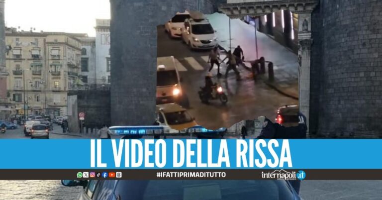 Botte da orbi in strada a Napoli, spuntano machete e spranghe