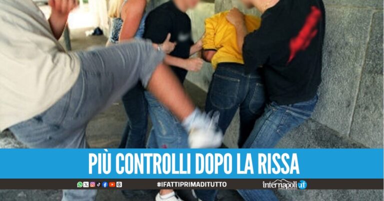 Rissa tra due famiglie davanti alla scuola a Casoria, feriti due minori