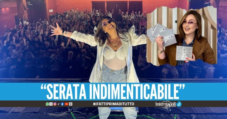 Successo per Paola Pezone al teatro Totò, il suo cd Neomamma spopola sulle piattaforme digitali