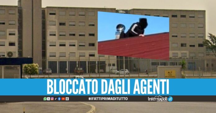 Tenta di evadere dal tetto del carcere di Secondigliano, detenuto bloccato