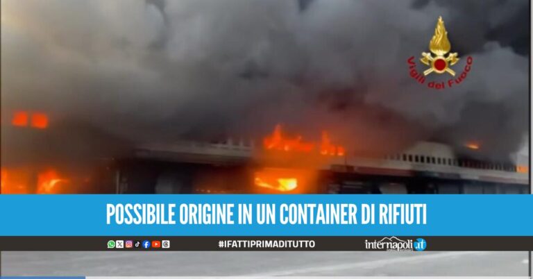 Incendio Nola, 5 aziende coinvolte nel rogo: distrutti 4mila metri quadri di strutture