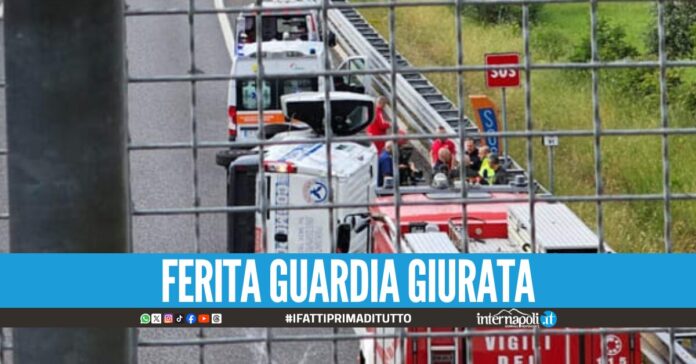 Incidente sull'A2 in Campania, portavalori si capovolge sulla carreggiata