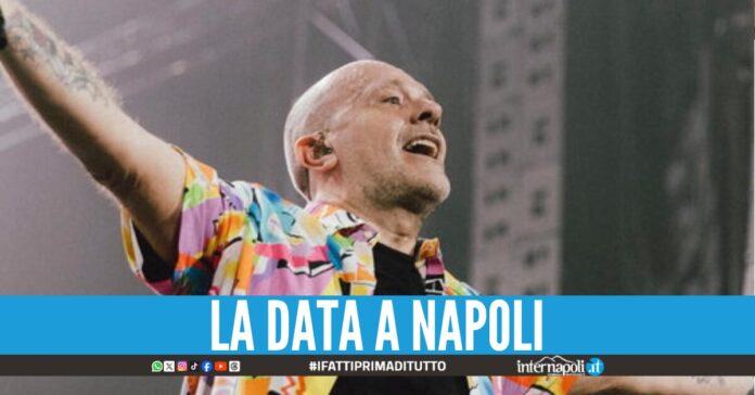 Max Pezzali sorprende al Comicon annunciato un concerto al Maradona