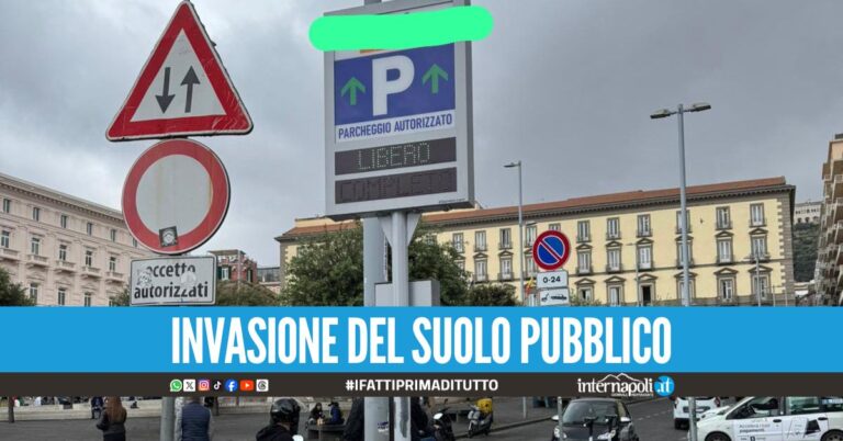 Multa al responsabile del parcheggio a Napoli, aveva il cartello abusivo