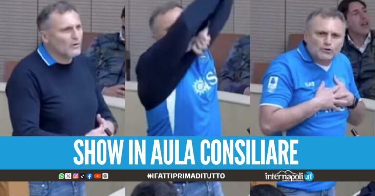 "Oggi in Aula perché il sindaco è juventino", il consigliere comunale si lamenta e sfodera la maglia del Napoli