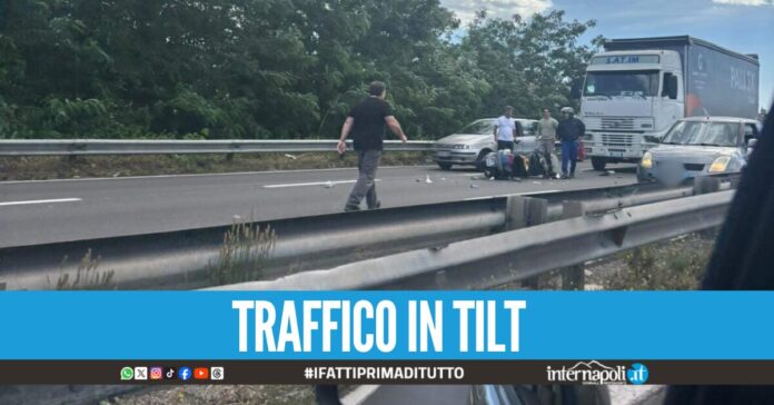 Maxi incidente sull'Asse Mediano presso l'uscita Giugliano-Parete, coinvolto un ragazzo di 19 anni