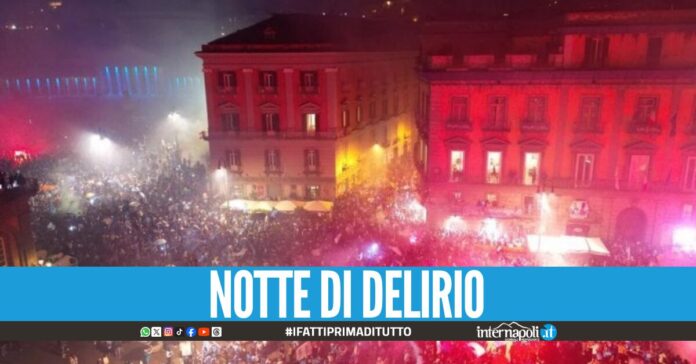 Napoli è campione d'Italia: la città esplode coi fuochi d'artificio