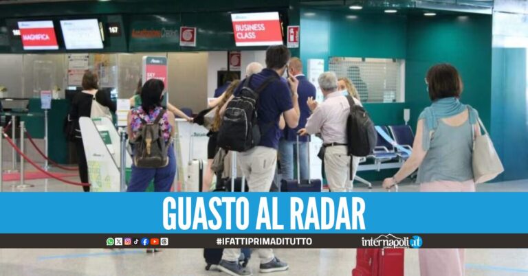 Ancora disagi all'aeroporto di Capodichino, ritardi e quasi 100 voli cancellati