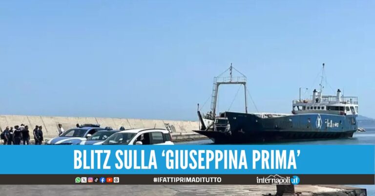 Blitz a Ischia, sequestrata una nave: trafficava rifiuti illecitamente