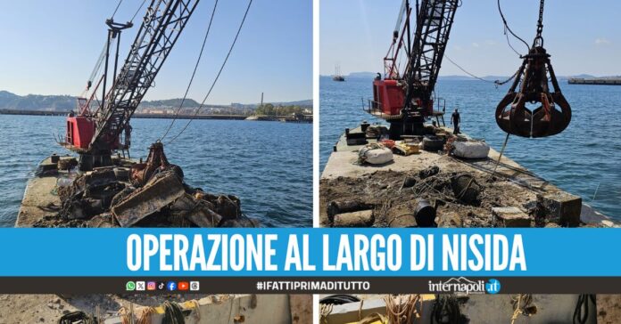 Blitz della guardia costiera nel mare di Napoli, liberato dai corpi morti