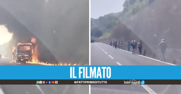 Bus in fiamme sulla Napoli-Canosa, passeggeri a piedi in autostrada