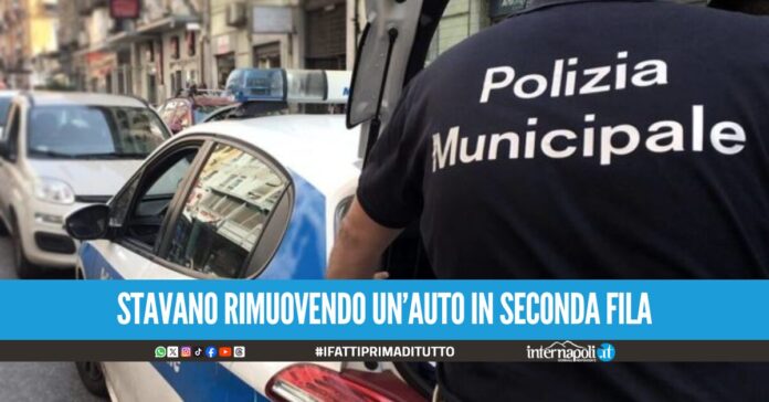Calci e pugni agli agenti della Municipale, arrestato a Napoli