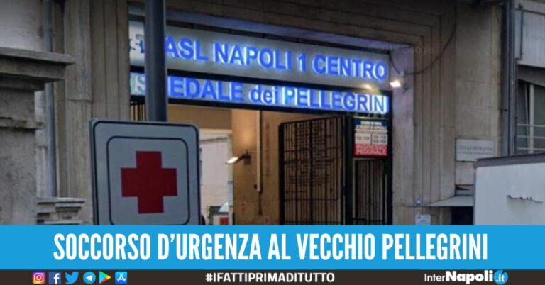 Terrore nel centro di Napoli, uomo accoltellato da un rapinatore