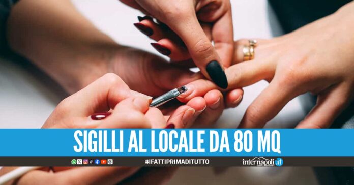 Centro manicure sequestrato a Secondigliano, beccata l'estetista abusiva