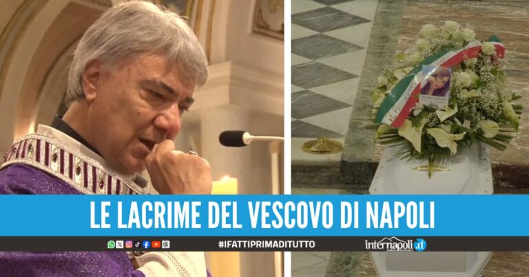 Funerale Martina Carbonaro, il Vescovo Battaglia in lacrime Nessuna ragazza deve avere paura di amare e di dire basta