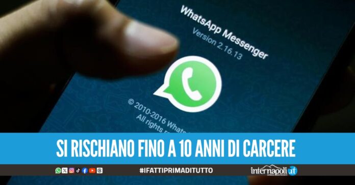 Spiare le chat di WhatsApp diventa reato: 