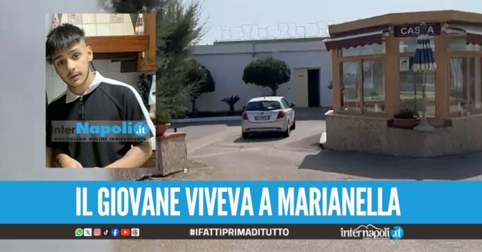 Accoltellato davanti agli amici d’infanzia, la tragica morte di Nicola in spiaggia a Varcaturo