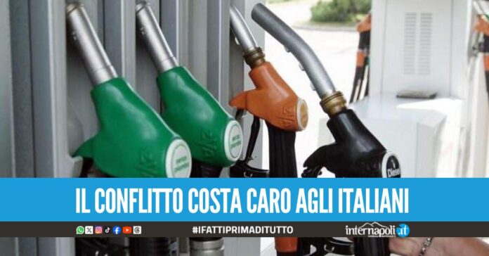 La guerra tra Iran e Israele fa lievitare il costo della benzina, aumento 'monstre' in autostrada