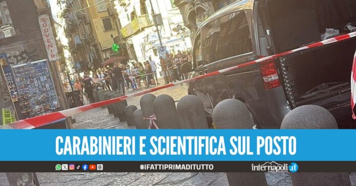 Tragedia in piazzetta San Gaetano, precipita dal terzo piano e muore