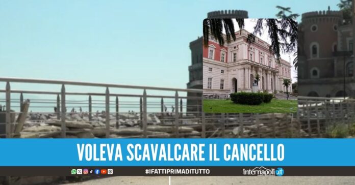 Resta infilzato dal cancello della spiaggia a Posillipo, 15enne ricoverato al Cardarelli
