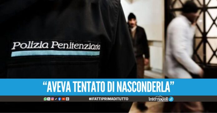 Porta droga al figlio detenuto nel carcere di Avellino, mamma scoperta dagli agenti