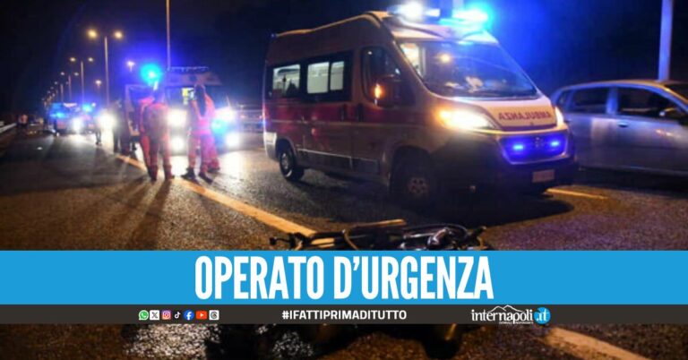 Schianto auto-moto nella notte a Napoli, 18enne gravissimo al Cardarelli