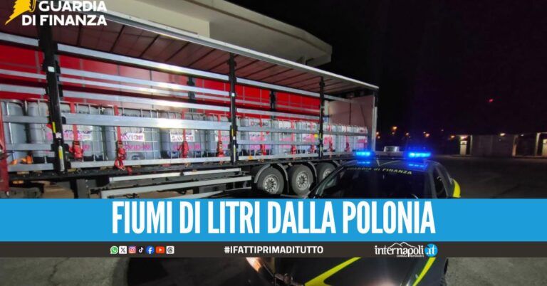 Sequestrati 24mila litri di alcol, colpo al contrabbando a Napoli