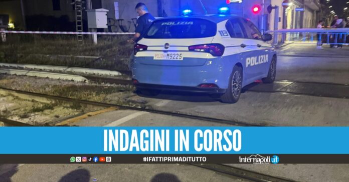 Tragedia nella notte a Casalnuovo, uomo trovato senza vita sui binari
