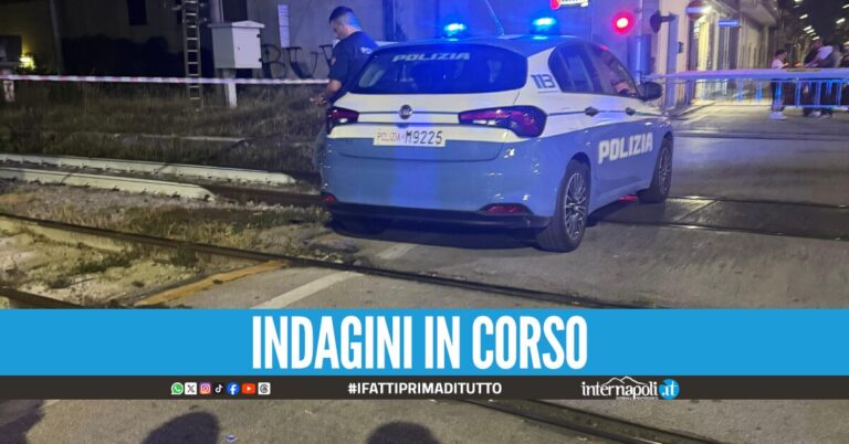 Tragedia nella notte a Casalnuovo, uomo trovato senza vita sui binari