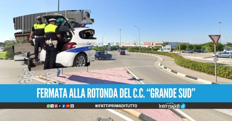 Alla guida di auto rubata senza patente e assicurazione, nei guai 60enne di Giugliano