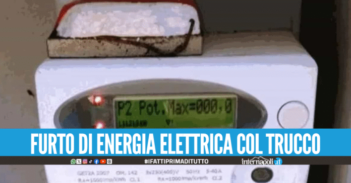 Allaccio abusivo alla rete elettrica, nei guai commerciante a Secondigliano