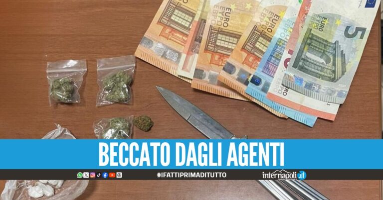 Armato in sella ad uno scooter, nascondeva contanti e droga: arrestato a Napoli