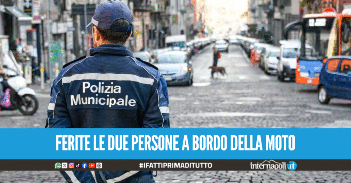 Travolge una moto nel centro storico di Napoli e fugge dopo l'impatto, 27enne incastrato dalle telecamere