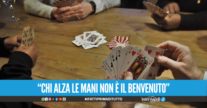 Lite per una partita a carte: volano pugni e una dentiera. Chiuso un centro anziani in provincia di Monza