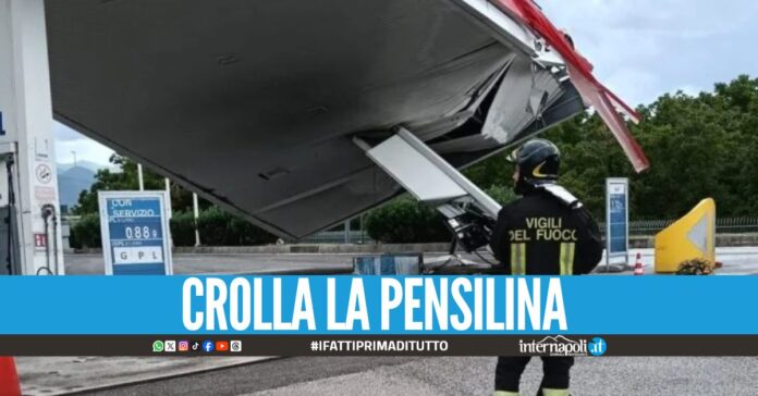 Paura lungo l'autostrada Caserta-Salerno, camion sfonda l'area di servizio