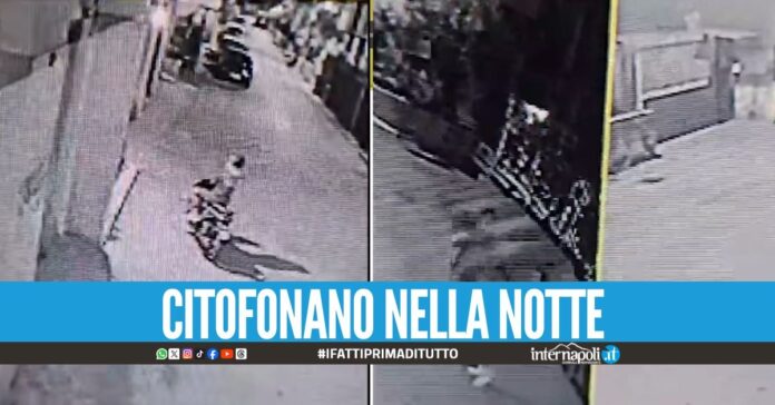 Lanciano sassi contro le finestre a Melito, filmati 2 giovani in scooter