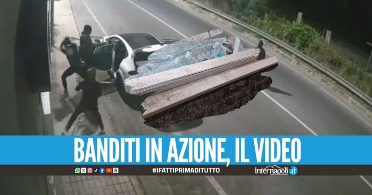 Terzo furto nella nota caffetteria a Frattaminore, i titolari: "Sempre la stessa banda"