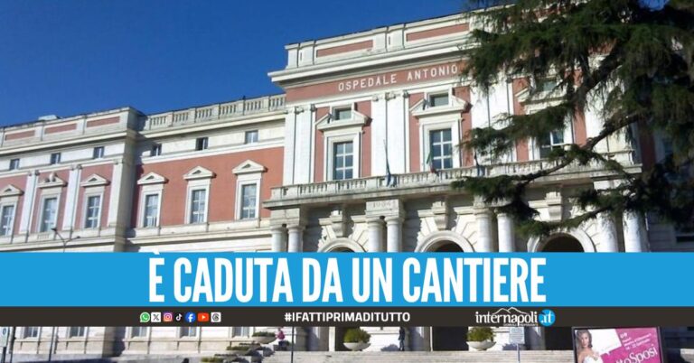 Colpita da una barra di ferro a piazza Dante, 42enne finisce in ospedale